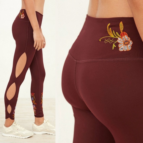 NWOT Without Walls Embroidered Scallop Legging - Picture 3 of 8